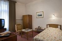 Hotel Gellért hangulatos egyágyas szobája kilátással a Dunára 