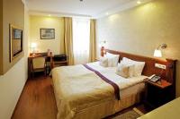 Szabad kétágyas szobák Budán a Gold Wine & Dine Hotelban