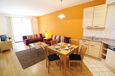 Olcsó apartman Budapesten a Gozsdu udvar közelében - Comfort Apartments konyhával, nagy panorámás szobával - Comfort Apartman Budapest - akciós belvárosi apartman Budapesten