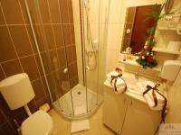 Hotel Sunshine budapesti szálloda fürdőszobája Kispesten